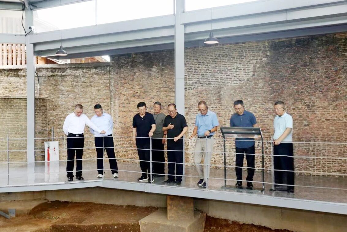 務(wù)虛會(huì)111.jpg 務(wù)虛會(huì)111.jpg